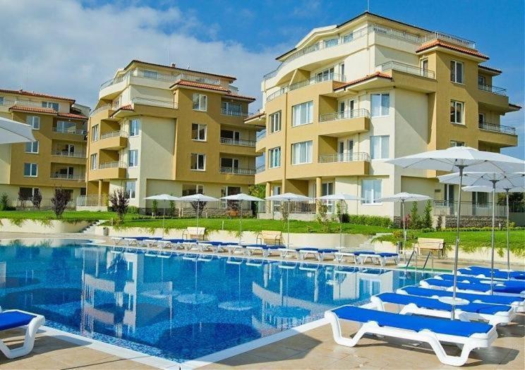 ביאלה Аппартамент Pines Beach Resort מראה חיצוני תמונה